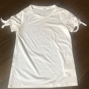 Club Monaco XS White T-Shirt With Bow Sleeves
